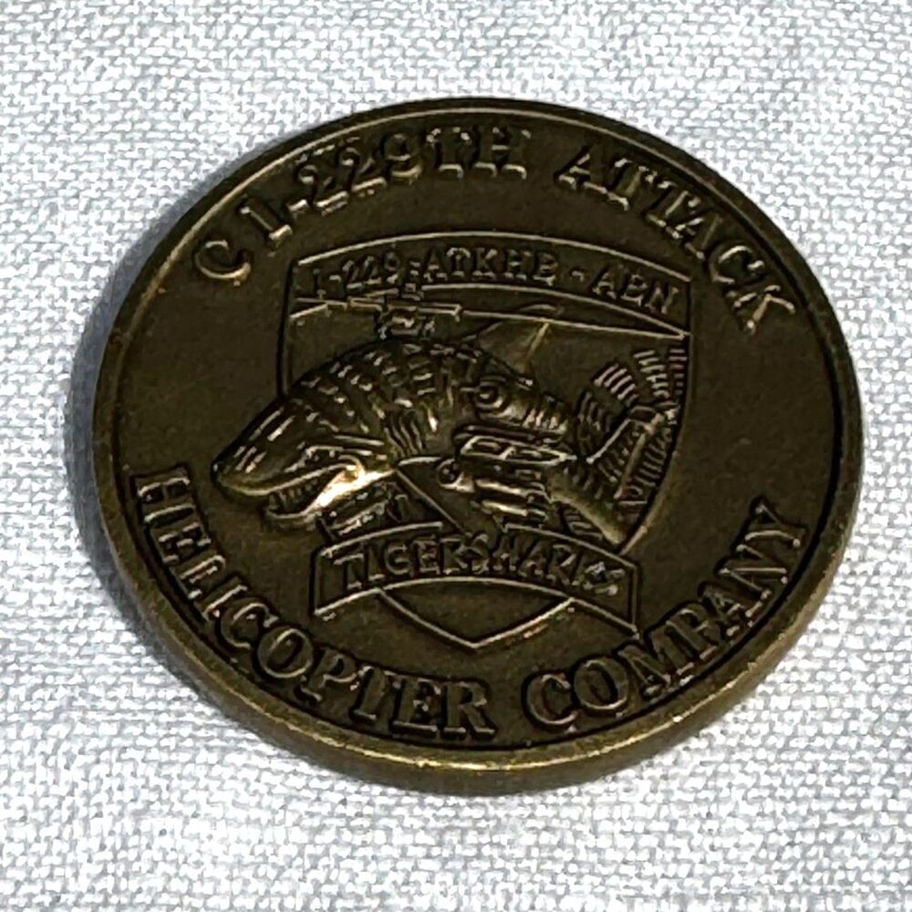 Challenge Coin For God For Country & "Blue Max" C1 229th Attack Helicopter Co - Picture 3 of 5